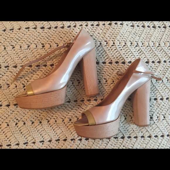 Chanel Platform Chunky Logo Heels. - Picture 5 of 8